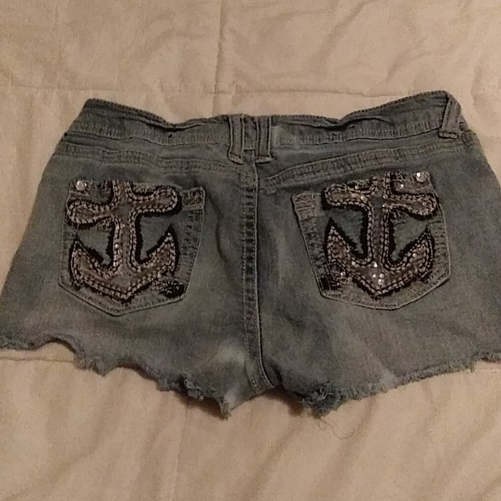 Shorts - Picture 2 of 2